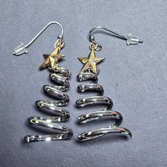 2/$15 Christmas Tree Spiral Earrings With Gold Star (NWOT) - Picture 2 of 3